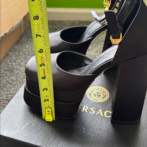 Shoes - Picture 6 of 7